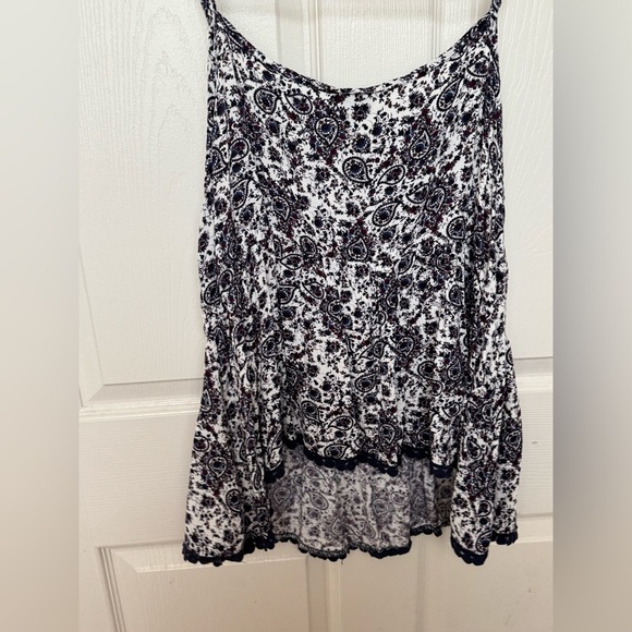 Torrid Black and White Paisley Blouse tank top - Picture 8 of 8